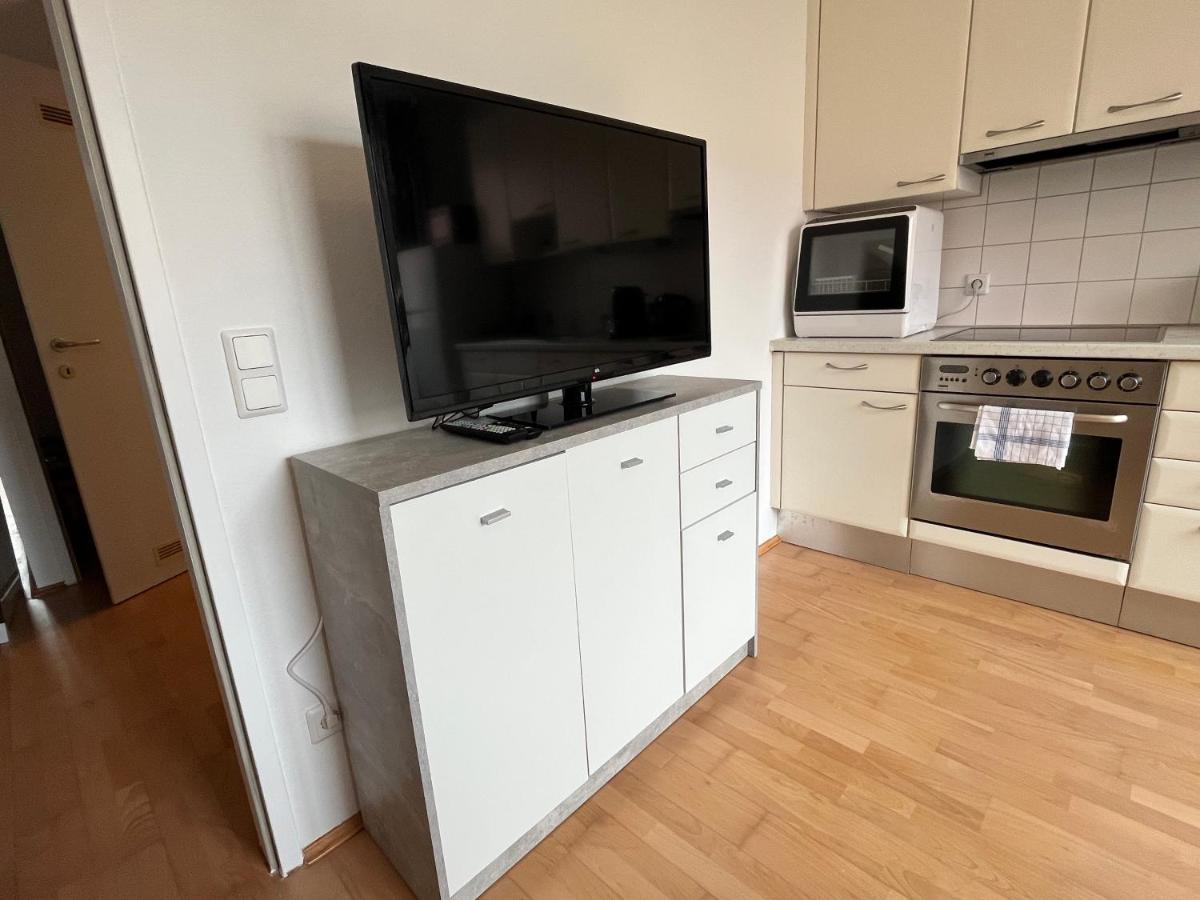 Cool Schonbrunn Apt 2br * Wiedeń